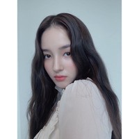 10. Nancy Jewel McDonie atau yang lebih dikenal sebagai Nancy MOMOLAND adalah artis KPop keturunan Amerika Serikat. Penampilannya yang dianggap imut sekaligus seksi membuat pesona wanita 20 tahun tersebut sulit untuk dihindari. Foto: Instagram @momoland_official