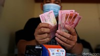 Bang Evo menjalani Usaha Agen BRILink di Lanjak, Kecamatan Batang Lupar dan menjadi satu-satunya agen yang terbilang lumayan besar.