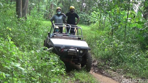 Offroad di Tampomas, Banjarnegara, Jateng