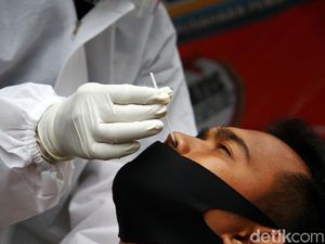 Bakal Bebas Tes PCR-Antigen Saat Terbang, Yakin Nggak Mau Divaksin?