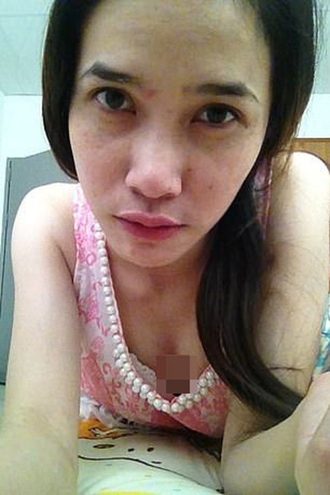 Foto-foto selir raja Thailand Sineenat ini diduga diambil antara tahun 2012 dan 2014. Beberapa menunjukkan benar-benar tanpa busana dan menampilkan semuanya yang kamu bayangkan, kata Pavin. Foto: dok. Daily Mail