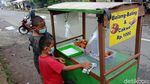 Semangat 2 Bocah Kakak Beradik Jualan Bolang-baling di Kudus