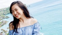 Sebelum berani mengunggah foto bersama, Jonathan Christie sering menyukai foto Shania di Instagram. (Foto: dok. Instagram Shania Junianatha dan Jonathan Christie) 