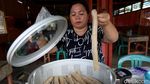 Terima BPUM, Pedagang Kecil Ini Bangkit dari Keterpurukan