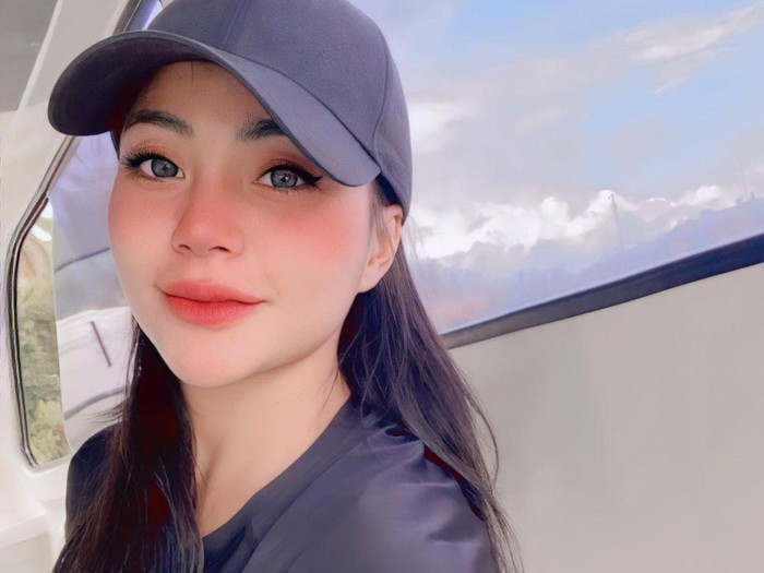 10 Potret Erni Tisya yang Disebut Netizen Calon Bidadari Surga