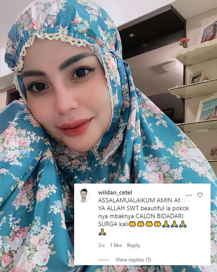 10 Potret Erni Tisya yang Disebut Netizen Calon Bidadari Surga 10 Potret Erni Tisya yang Disebut Netizen Calon Bidadari Surga