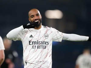 Untung Ada Alexandre Lacazette