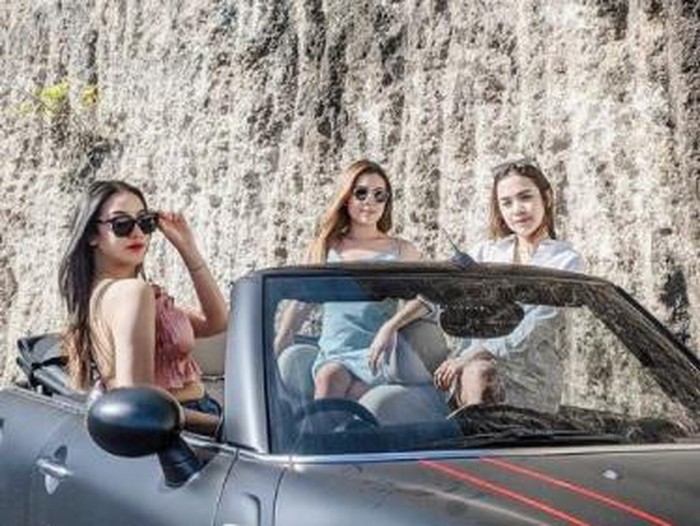 Anya Geraldine Anya Geraldine