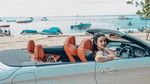 Potret Seksi Anya Geraldine, Naik Mobil Atap Terbuka yang Bikin Heboh Warganet