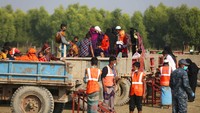 Seperti diketahui, Bangladesh menjadi salah satu wilayah yang banyak ditinggali oleh pengungsi Rohingya. Dilansir AFP, Kamis (3/12/2020) hampir satu juta orang Rohingya - yang sebagian besar melarikan diri dari serangan militer di negara tetangga Myanmar pada tahun 2017 - tinggal di kamp-kamp kumuh di tenggara Bangladesh.  