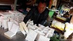 Begini Cara Pedagang di Bandung Siasati Harga Kedelai Naik