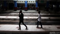 Adanya keharusan untuk menjalani rapid test antigen disinyalir menjadi penyebab anjloknya jumlah penumpang di Terminal Giwangan pada libur tahun baru 2021 kali ini.