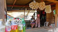 BRI Unit Badau, juga turut andil dalam menyalurkan BPUM sesuai prosedur yang telah ditetapkan pemerintah. BRI menyortir pelaku usaha yang dianggap layak dan benar-benar membutuhkan bantuan. Berdasarkan data per November 2020, BRI Unit Badau telah menyalurkan bantuan kepada 108 orang pelaku usaha. Adapun nominal bantuan yang disalurkan tersebut, yakni Rp 259,2 juta.