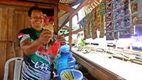 Kucuran Bantuan Pemerintah untuk Usaha Mikro menjadi salah satu obat penawar kegundahan pengusaha berskala mikro (sangat kecil). Bank BRI ditunjuk pemerintah menjadi bank penyalur BPUM tersebut. BRI hadir menjadi perpanjangan tangan pemerintah untuk membantu UMKM. Penyaluran Kredit Usaha Rakyat (KUR) Supermikro hingga BPUM terus digenjot BRI agar bisa memberi napas panjang kepada pelaku usaha.