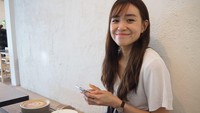 Bukti lain kalau Jeanette suka minum kopi. Kali ini ia ditemani beragam pastry dan dessert sebagai santapan. Foto: Instagram jeanetteongtoo