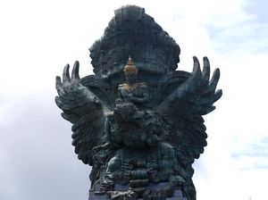 Apa Itu Patung Figuratif? Yuk Kenali Ciri-ciri dan Contohnya