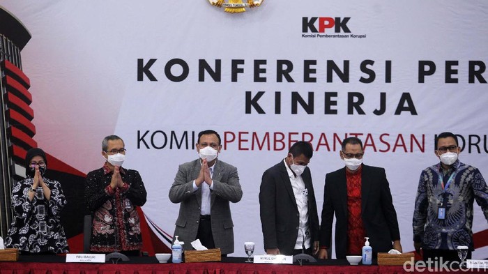 KPK gelar paparan pers terkait kinerja pemberantasan korupsi sepanjang tahun 2020, di Gedung Merah Putih, KPK, Jakarta, Rabu (30/12). Seluruh pimpinan KPK hadir.