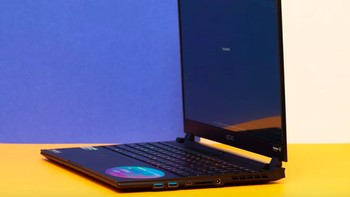 Gigabyte Aero 15 menjadi laptop terbaik dunia tahun 2020 untuk para pekerja kreatif. Layar OLED 15,6 inchi dipadu prosesor Intels Core i7 dan GPU GeForce RTX 2070 Super Max-Q. Portnya banyak untuk aneka proyektor dan monitor. Harganya USD 2.699 (The Verge)