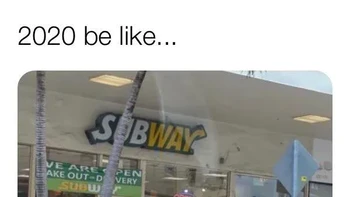 Di tahun 2020 pakai masker saat keluar rumah saja tidak cukup, kalau bisa memakai bubble pelindung sendiri. Foto: Twitter