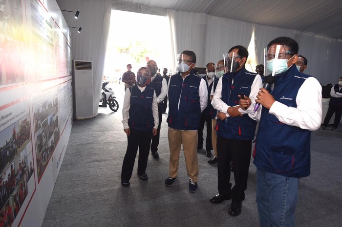 Menteri ESDM Arifin Tasrif melakukan peninjauan di Fuel Terminal, Tanjung Gerem, untuk memastikan kesiapan pelayanan energi pada libur Tahun Baru.