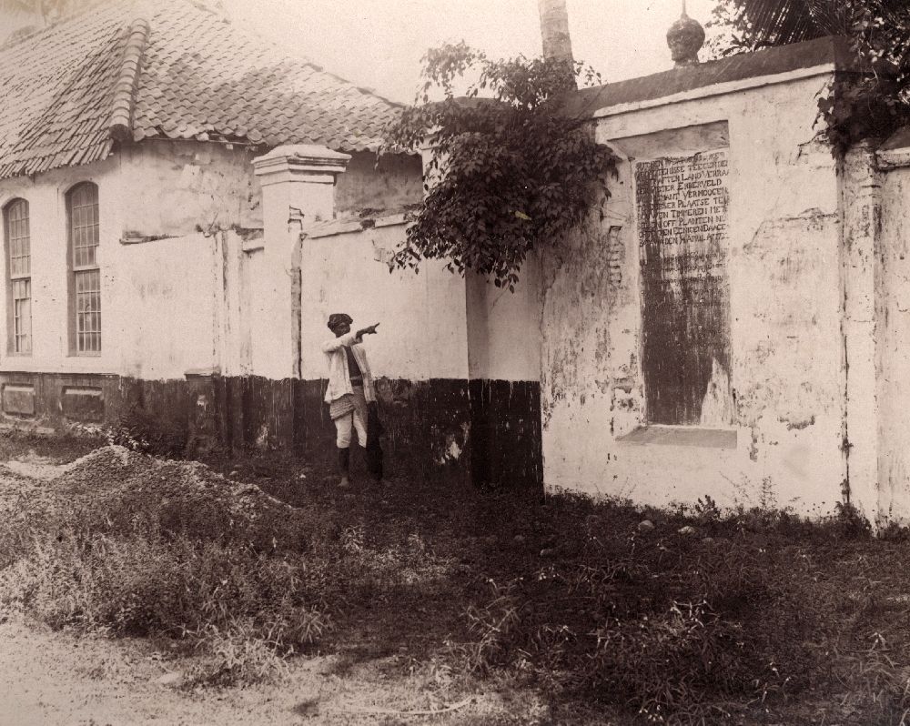 Monumen Pieter Erberveld di Jacatraweg Batavia (sekarang Jl Pangeran Jayakarta Jakarta), foto tahun 1900-1918. (Public Domain/National Museum of World Cultures via Wikimedia Commons)