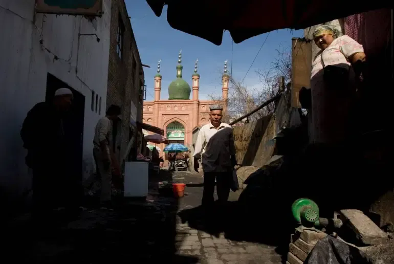 Muslim Uighur Diduga Dipaksa Makan Daging Bagi Setiap Jumat