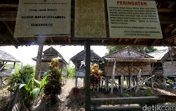 Menurut filosofinya yang diceritakan adalah Rumah Mayat yang didirikan oleh kakek nenek moyang pada semasa dia hidup, mencerminkan suku Dayak Taman adalah orang yang saling bergotong-royong, saling membantu, dan makanan yang ada sedikitpun tetap pun dibagi-bagi. Menurut filosofinya yang diceritakan adalah Rumah Mayat yang didirikan oleh kakek nenek moyang pada semasa dia hidup, mencerminkan suku Dayak Taman adalah orang yang saling bergotong-royong, saling membantu, dan makanan yang ada sedikitpun tetap pun dibagi-bagi.