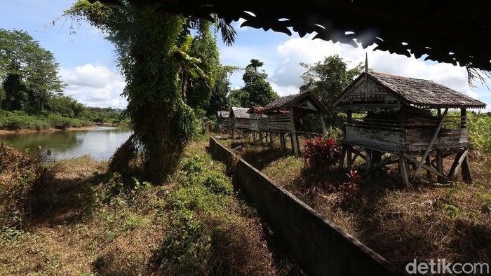 Inilah potret Rumah Mayat (Kulambu) warisan dari nenek moyang Dayak Taman akan pemakaman bagi yang ditradisikan di sisi sungai Menawik, Kapuas Hulu.