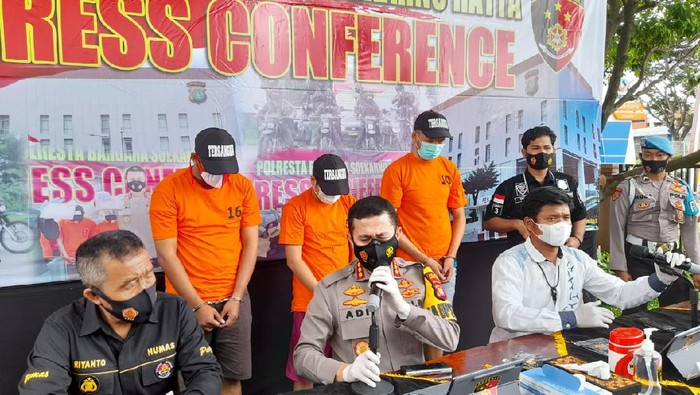 Polisi Amankan 3 Pencuri Laptop di Bandara Soekarno Hatta