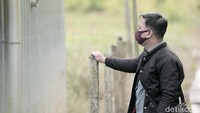 Dalam kesehariannya adalah bertugas menyalurkan kredit atau memberikan pembiayaan kepada nasabah yang punya usaha dan berpotensi untuk diberikan kredit.