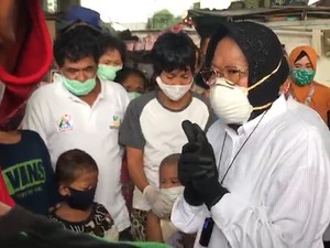 Penerima Bansos Tunai, Bu Risma Wanti-wanti Jangan buat Rokok