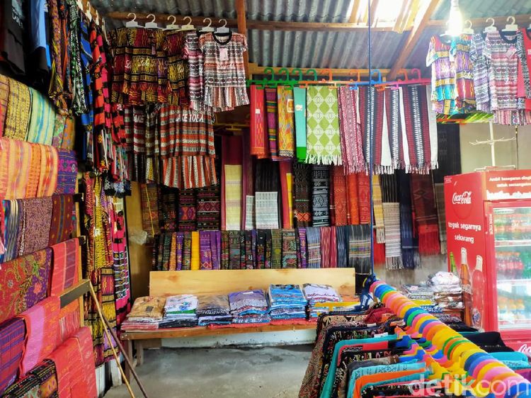 Dari Ulos hingga Pajangan Unik, Ini Potret Oleh-oleh Khas Sumatera Utara