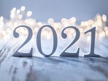 5 Kegiatan Malam Tahun Baru yang Aman dari COVID-19