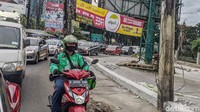 Rencananya, pemindahan tiang utilitas tersebut akan dilakukan pada awal tahun 2021.