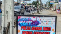 DPU Kota Tangsel sendiri telah berkoordinasi secara intensif dengan pihak terkait untuk memindahkan tiang reklame, utilitas fiber optik dan tiang listrik di lokasi.
