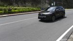 Toyota Corolla Cross Hybrid Mejeng di Pantai Pandawa Bali