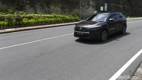 Ketangguhan mobil ramah lingkungan ini seakan tak ada habisnya walaupun sudah digeber dari Jakarta-Bali.