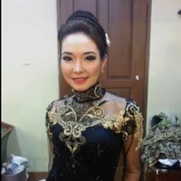 Ibu satu anak ini pun didapuk mengisi acara komedi Opera Van java (OVJ) yang ditayangkan Trans 7. Kala itu Gisel berlaku sebagai sinden. Foto: Tangkapan Layar YouTube/Official Trans7