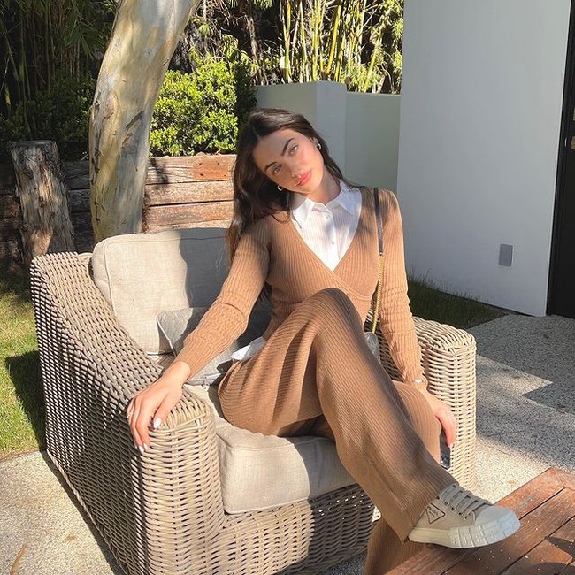 Yael Shelbia sendiri telah mendapatkan banyak tawaran pemotretan sejak dirinya berusia 13 tahun. Awalnya Yael hanya mengunggah iseng foto dirinya di Instagram. Tak disangka foto tersebut ternyata banyak mendapat respon positif. Foto: Instagram/@yaelshelbia