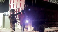 Namun, pada saat sweeping sebelumnya itu banyak ditemukan pelanggaran seperti puluhan liter miras ilegal yang dimasukan ke Indonesia lewat jalur tikus.