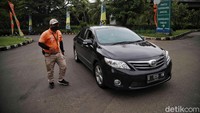 Sebelumnya pada 16 Desember 2020 lalu, Gubernur DKI Jakarta Anies Baswedan juga sudah menerbitkan Seruan Gubernur Nomor 17 Tahun 2020 dan Instruksi Gubernur Nomor 64 Tahun 2020 tentang Pengendalian Kegiatan Masyarakat dalam Pencegahan COVID-19 pada Masa Libur Hari Raya Natal 2020 dan Tahun Baru 2021. Seruan dan Instruksi Gubernur tersebut mengatur kegiatan warga DKI Jakarta selama 18 Desember 2020 hingga 8 Januari 2021.