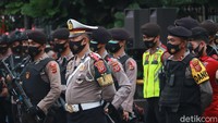 Sebanyak 1.958 petugas gabungan dari TNI, Polri, Satpol PP dan dari Dishub diturunkan.