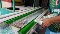 Pihak Kemenkop UKM kembali mengusulkan program BLT UMKM senilai Rp 2,4 juta untuk diperpanjang pada tahun 2021.