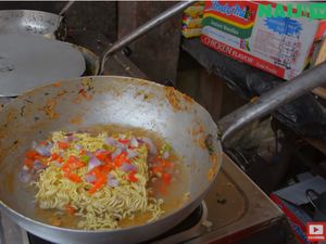 Bukan Hanya di Indonesia, Warung Indomie Ini Ada di Nigeria hingga Los Angeles