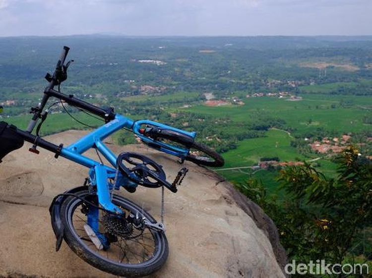 Menjejakkan Kaki di Gunung Kanaga, Gunung Avatar dari Bogor