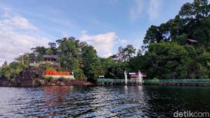 Ini Dia Pulau Sepandan Destinasi Andalan Kapuas Hulu