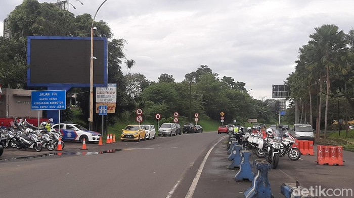 Jalur Bogor Sepi Jelang Malam Tahun Baru 2021