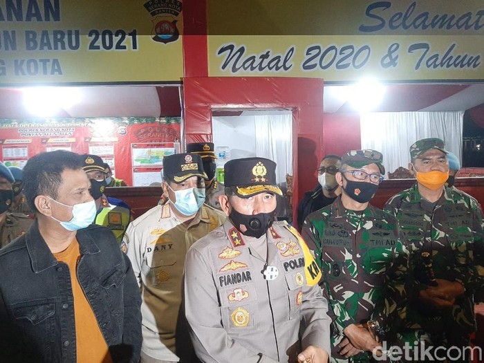 Kapolda Banten Irjen Fiandar pantau kondisi kota jelang tahun baru.