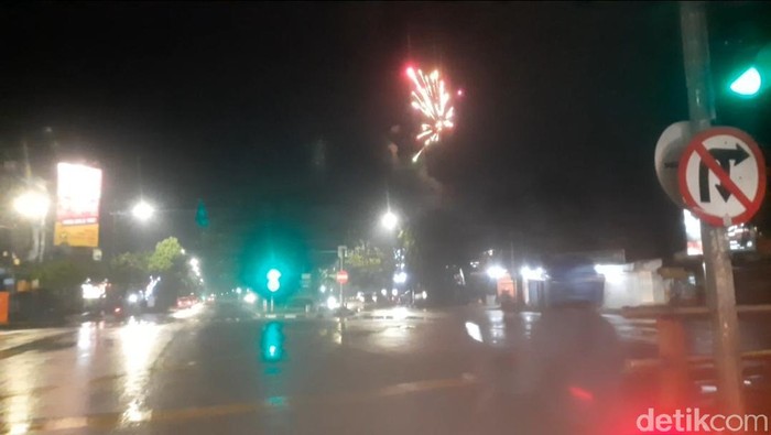 kembang api malam tahun baru