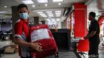 Kesibukan Pelayanan Logistik di Akhir Tahun